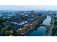 航拍视角览江北新区砂之船购物中心最新进展，尽显国际化都市魅力