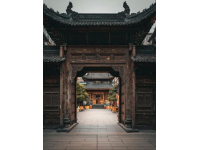 开封是一座历史文化悠久的城市，以下是一份2天的旅游攻略