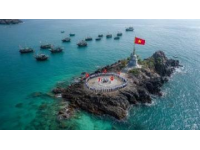 厦门港：五洲宾客齐聚，万顷波涛迎门入